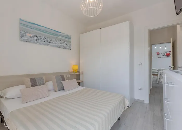 Guesthost - Seaview * リド・デッリ・エステンシ